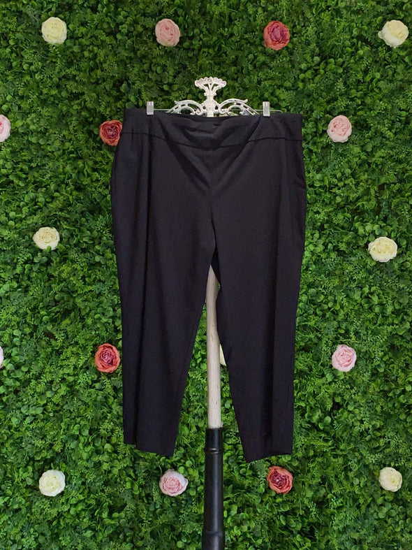 Apparel BLACK CAPRI