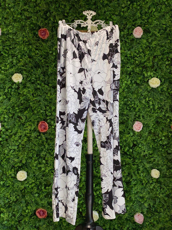 Apparel Evelyne Black and White Patio Pants